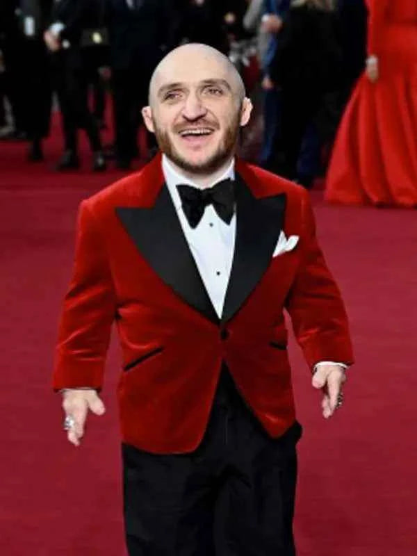 Joker Folie à Deux Leigh Gill Red Blazer